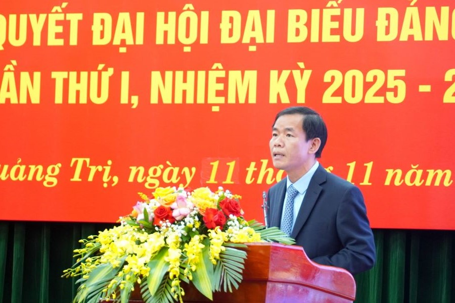 B&iacute; thư Tỉnh ủy Quảng Trị Nguyễn Văn Phương ph&aacute;t biểu bế mạc hội nghị.