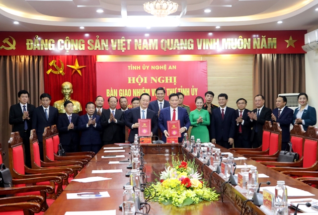 Tân Bí thư Tỉnh ủy Nghệ An Nguyễn Khắc Thận: Phát huy đoàn kết, xây dựng Nghệ An phát triển bền vững