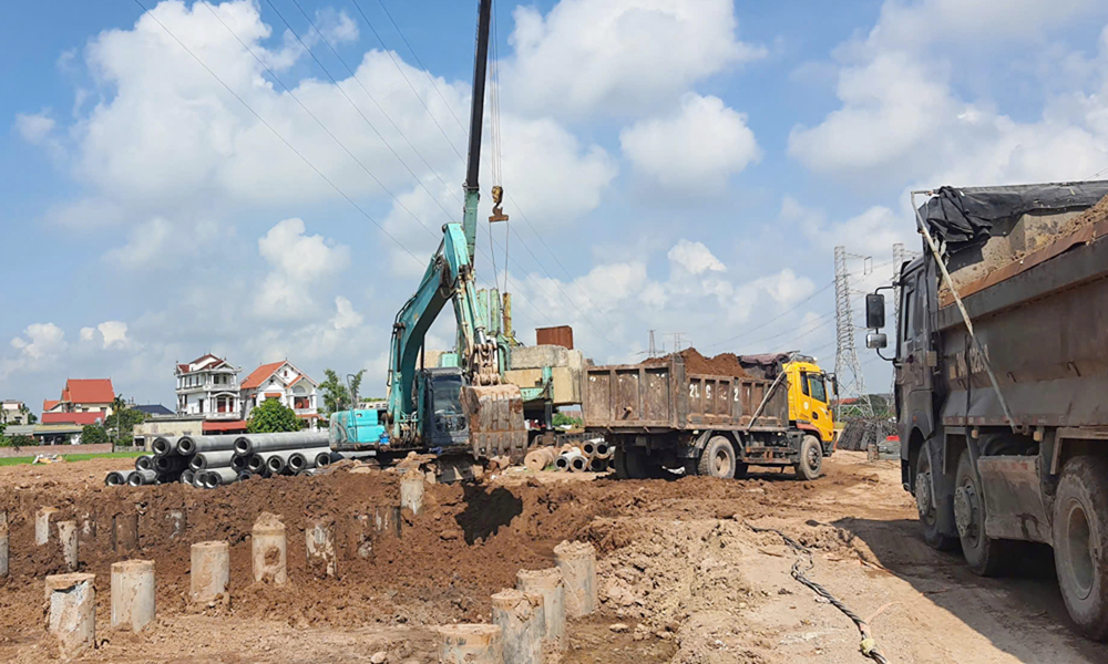 Thi công dự án xây dựng cầu Kênh Vàng và đường dẫn hai đầu cầu. Thi công dự án xây dựng cầu Kênh Vàng và đường dẫn hai đầu cầu.