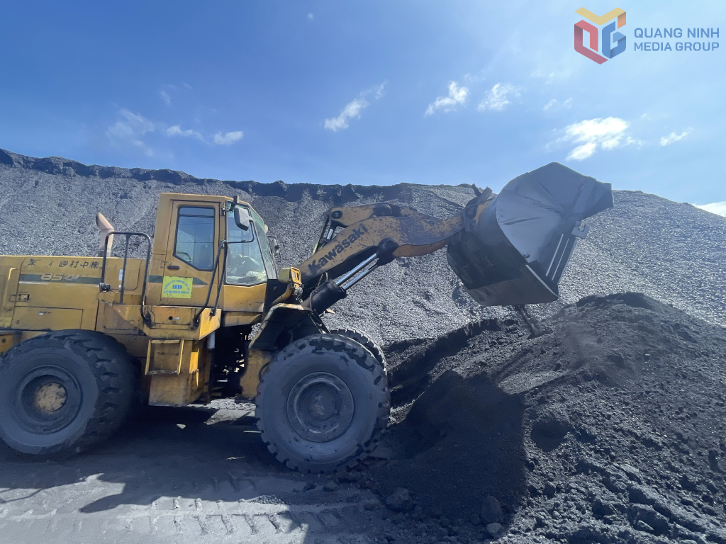 TKV đẩy mạnh tiêu thụ than cung ứng cho sản xuất điện.