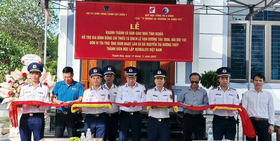 Bộ Tư lệnh Vùng Cảnh sát biển 1 tổ chức lễ khánh thành, bàn giao “Nhà tình nghĩa” cho quân nhân