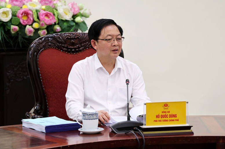 Phó Thủ tướng Hồ Quốc Dũng chủ trì cuộc họp với các bộ, ngành về rà soát, tháo gỡ điểm nghẽn trong quy định pháp luật - Ảnh: VGP/Gia Huy