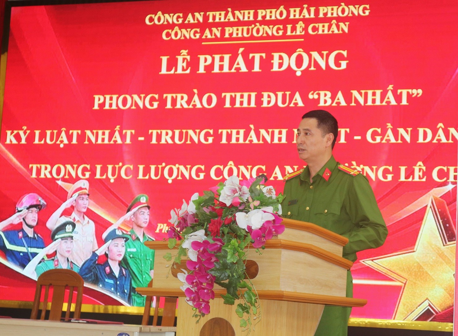 Trung tá Nguyễn Trung Kiên, Trưởng Công an phường Lê Chân phát biểu triển khai phong trào thi đua.
