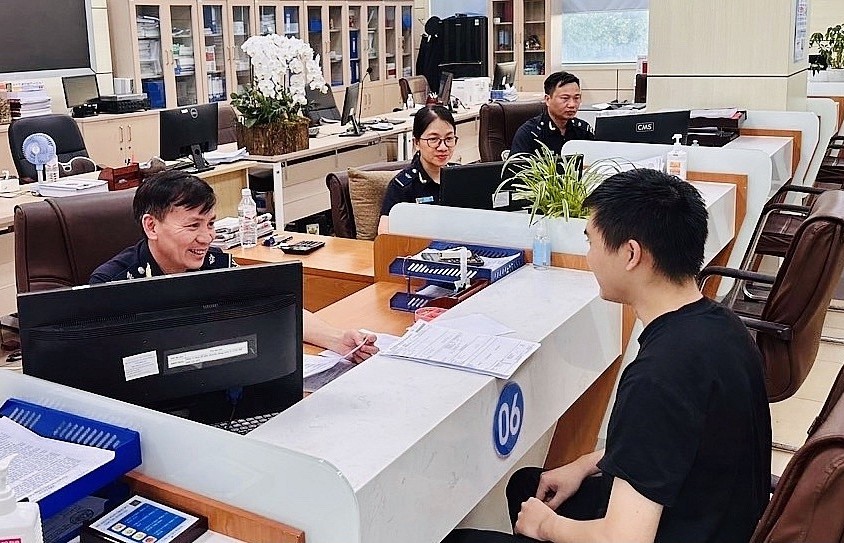 Hoạt động nghiệp vụ của công chức Thuế tỉnh Đồng Nai. Ảnh: Đỗ Doãn