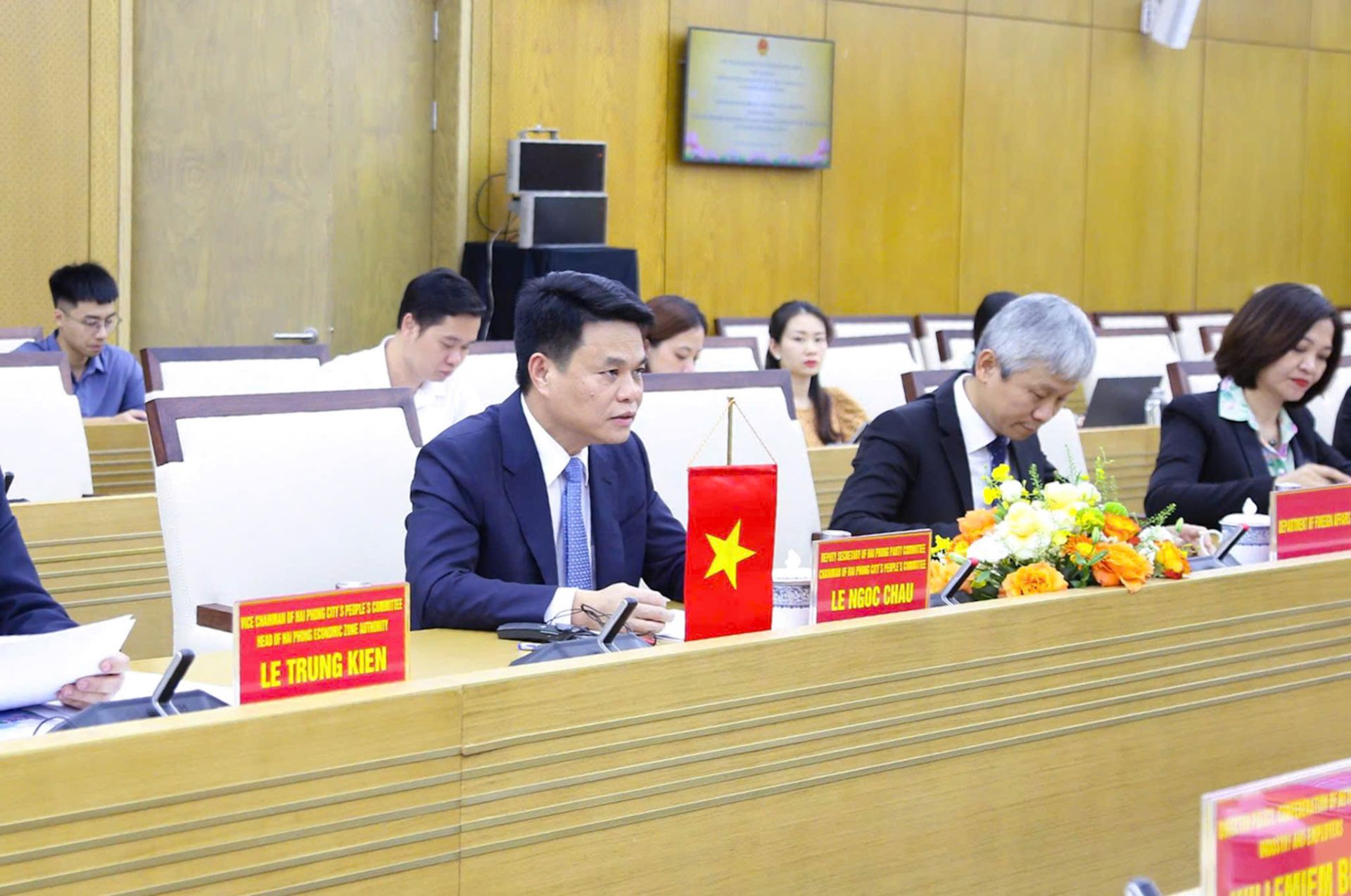 Chủ tịch UBND thành phố Lê Ngọc Châu phát biểu tại buổi tiếp và làm việc với Đoàn công tác của Hà Lan. Chủ tịch UBND thành phố Lê Ngọc Châu phát biểu tại buổi tiếp và làm việc với Đoàn công tác của Hà Lan.