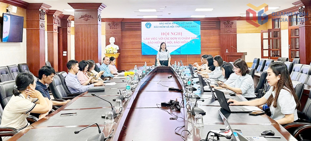 Tổ công tác liên ngành do BHXH tỉnh chủ trì làm việc những doanh nghiệp chậm đóng BHXH, BHTN, BHYT trên địa bàn tỉnh, tháng 11/2025.