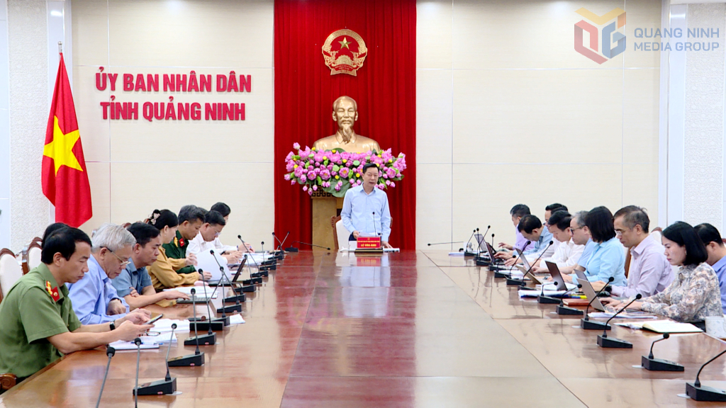 Ông Lê Văn Ánh, Phó Chủ tịch UBND tỉnh Quảng Ninh chủ trì cuộc họp.