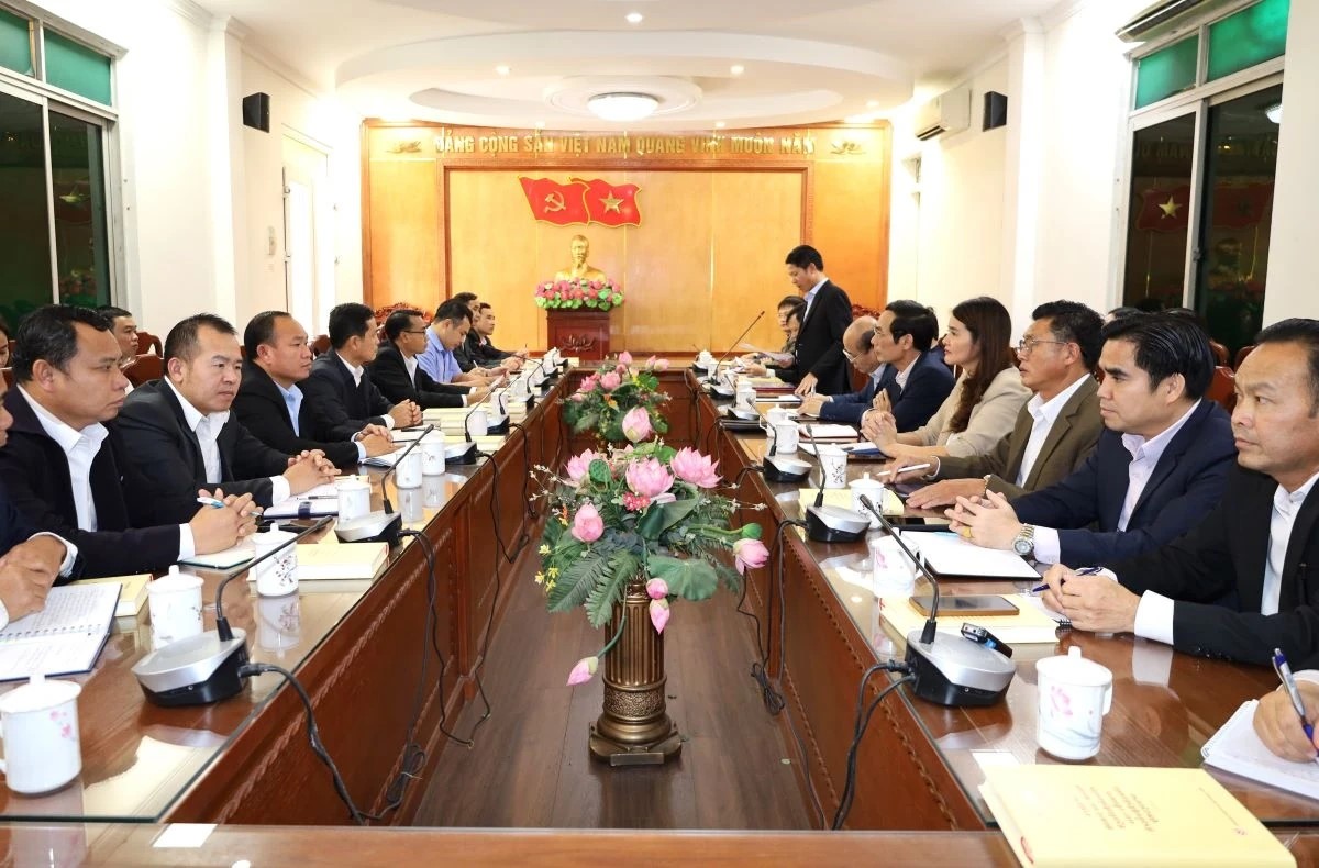 Ban Tuyên giáo và Dân vận tỉnh Thanh Hóa làm việc, chia sẻ kinh nghiệm với Đoàn cán bộ lãnh đạo nước Lào