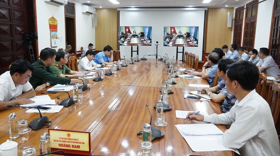 Đại biểu tham dự cuộc họp tại điểm cầu tỉnh.