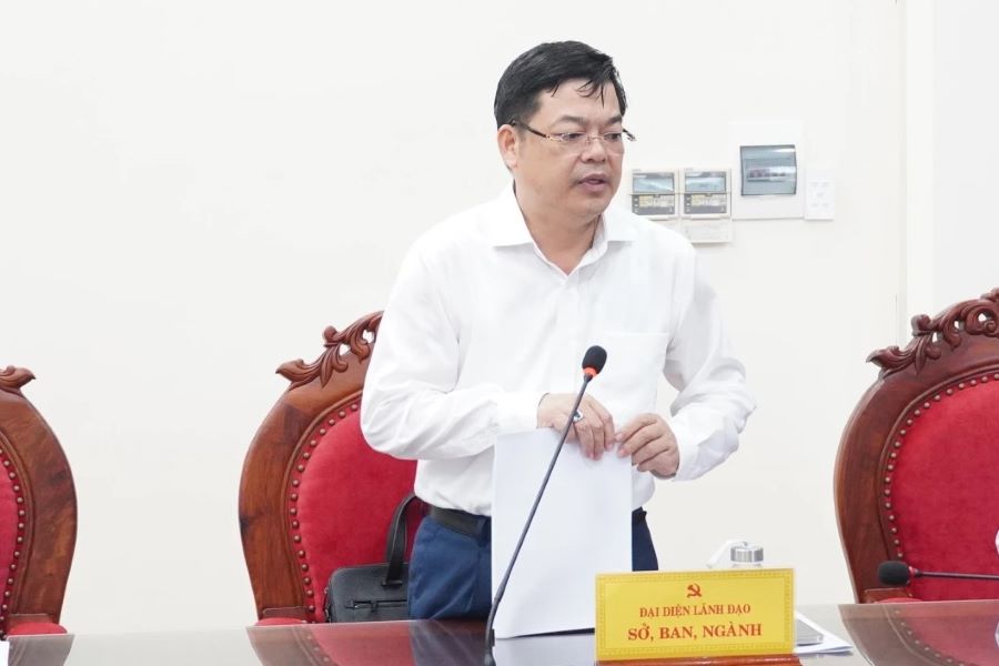 Lãnh đạo Sở Công Thương báo cáo tại buổi làm việc.