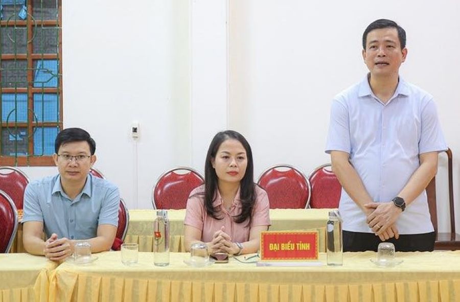 Chủ tịch Ủy ban MTTQ tỉnh Hà Tĩnh Nguyễn Thành Đồng phát biểu tại lễ tiếp nhận. Chủ tịch Ủy ban MTTQ tỉnh Hà Tĩnh Nguyễn Thành Đồng phát biểu tại lễ tiếp nhận.