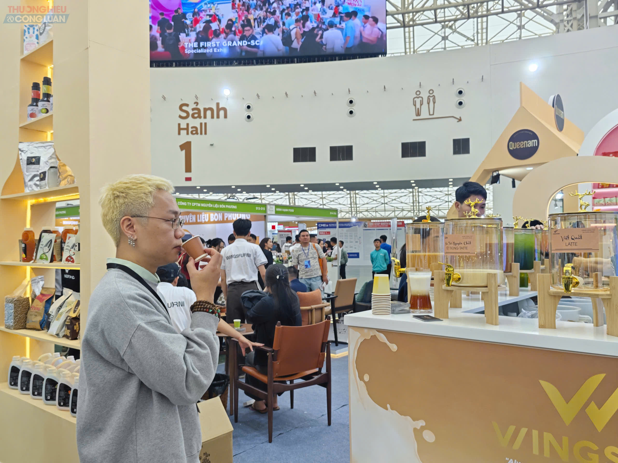 Đ&acirc;y ch&iacute;nh l&agrave; c&aacute;c kh&ocirc;ng gian để c&aacute;c barista (người pha c&agrave; ph&ecirc;), nh&agrave; pha tr&agrave; v&agrave; người y&ecirc;u đồ uống c&ugrave;ng học hỏi, giao lưu v&agrave; truyền cảm hứng.