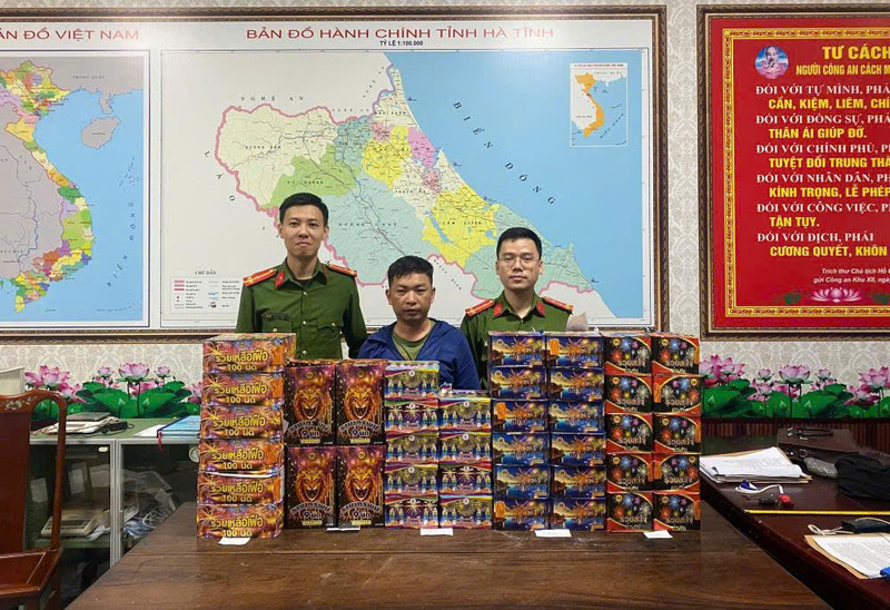 Hà Tĩnh: Triệt phá đường dây buôn bán pháo nổ trái phép
