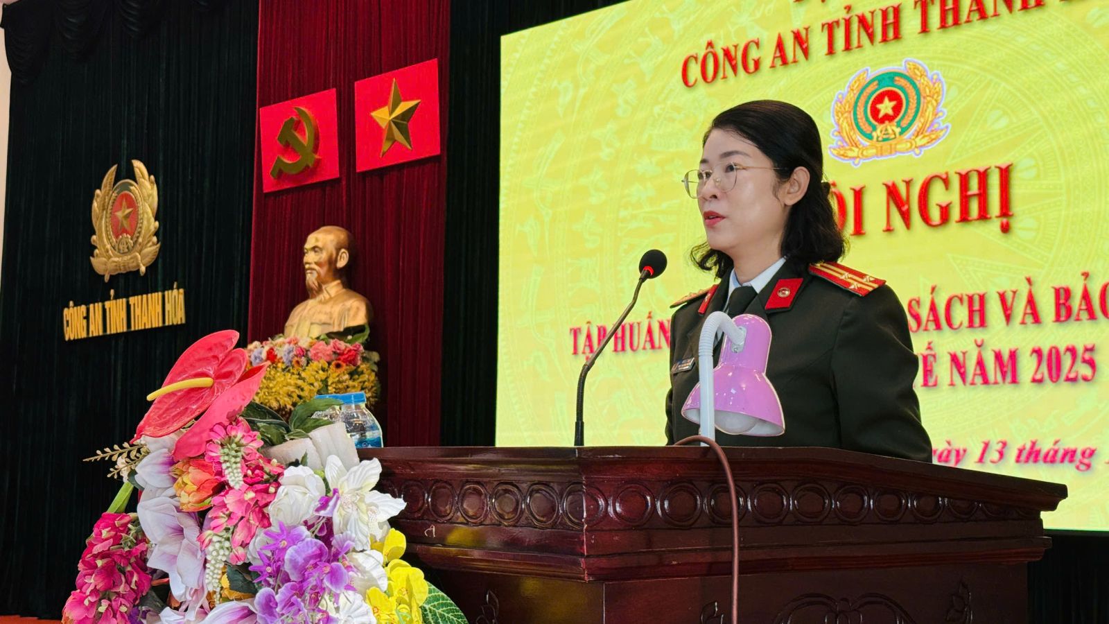 Lãnh đạo Phòng Tổ chức cán bộ, Công an tỉnh hướng dẫn nội dung thực hiện các chế độ liên quan đến cán bộ, chiến sĩ trong CAND.