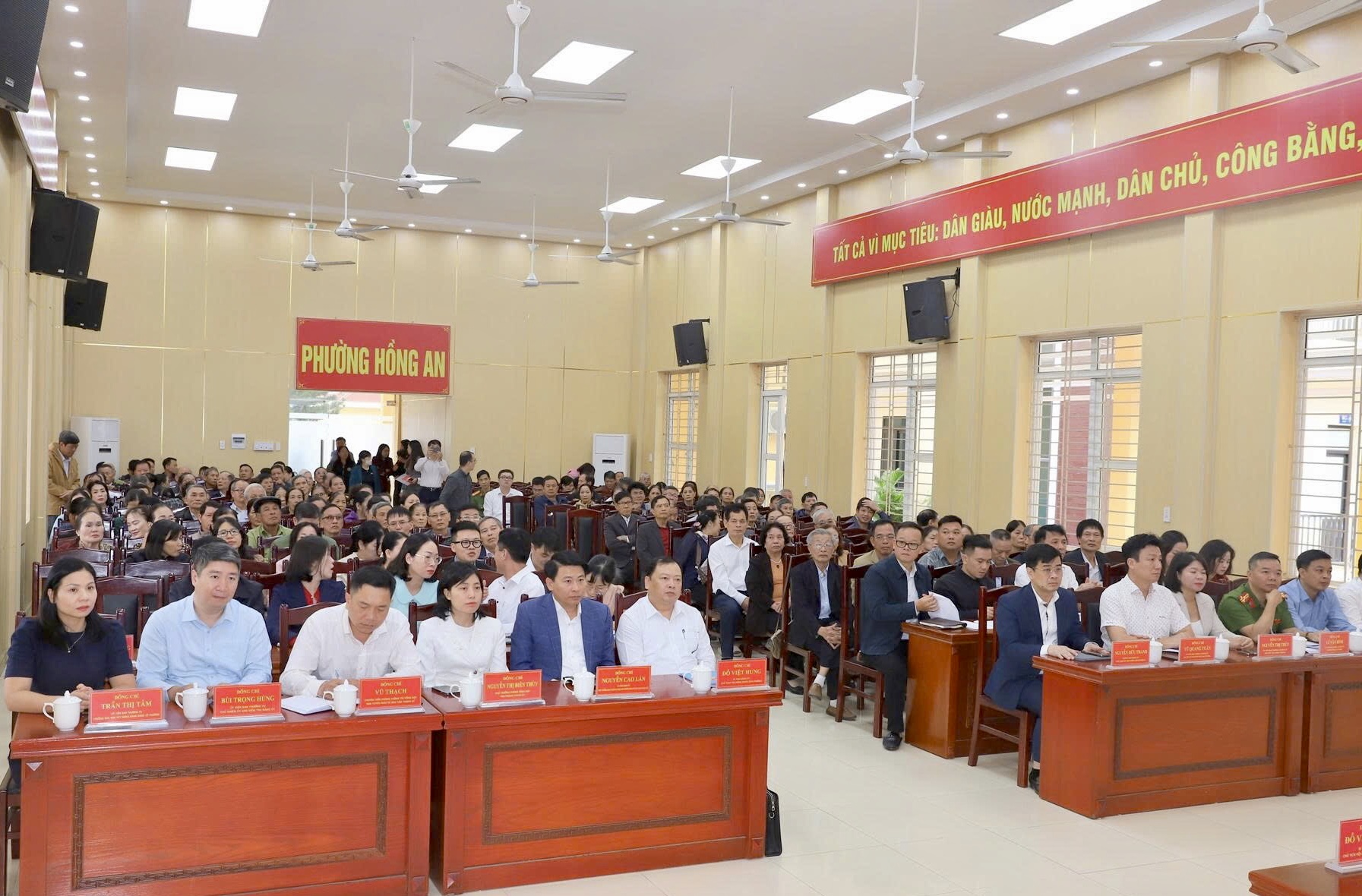 Quang cảnh Hội nghị. Quang cảnh Hội nghị.