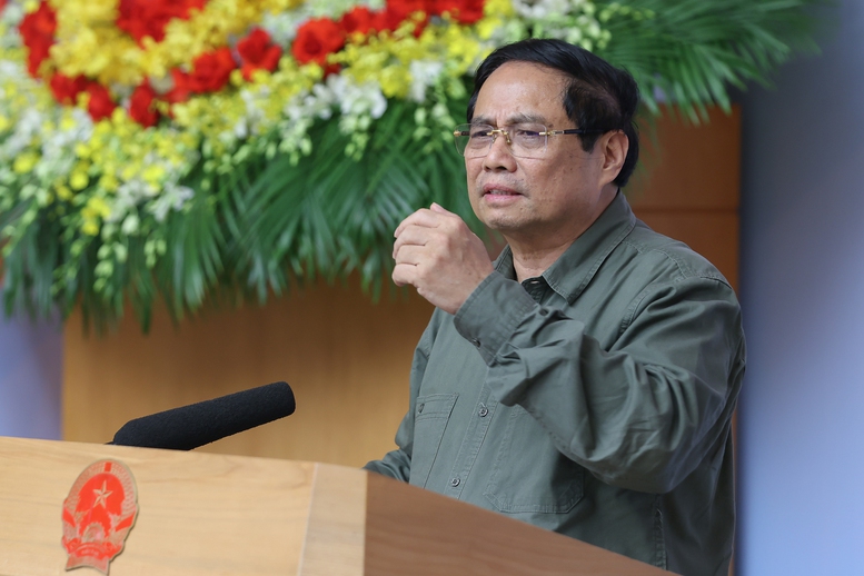 Thủ tướng chỉ đạo: Các bộ, ngành, địa phương, các lực lượng khẩn trương hỗ trợ các doanh nghiệp, hộ kinh doanh khôi phục hoạt động, không để đứt gãy các chuỗi cung ứng, đứt gãy các hợp đồng, nhất là các hợp đồng với nước ngoài - Ảnh: VGP/Nhật Bắc Thủ tướng chỉ đạo: Các bộ, ngành, địa phương, các lực lượng khẩn trương hỗ trợ các doanh nghiệp, hộ kinh doanh khôi phục hoạt động, không để đứt gãy các chuỗi cung ứng, đứt gãy các hợp đồng, nhất là các hợp đồng với nước ngoài - Ảnh: VGP/Nhật Bắc