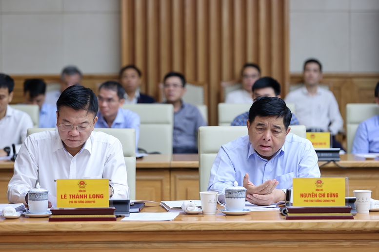 Phó Thủ tướng Lê Thành Long, Phó Thủ tướng Nguyễn Chí Dũng dự hội nghị - Ảnh: VGP/Nhật Bắc Phó Thủ tướng Lê Thành Long, Phó Thủ tướng Nguyễn Chí Dũng dự hội nghị - Ảnh: VGP/Nhật Bắc