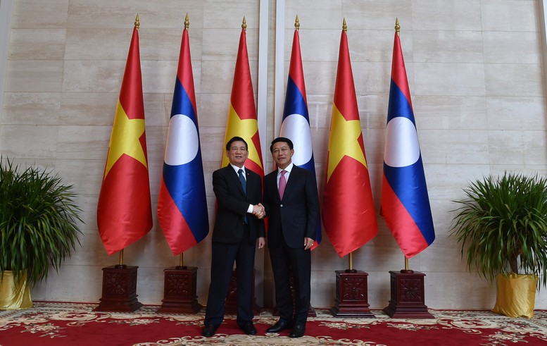 Phó Thủ tướng Hồ Đức Phớc và Phó Thủ tướng Lào Saleumxay Kommasith - Ảnh: VGP/Trần Mạnh