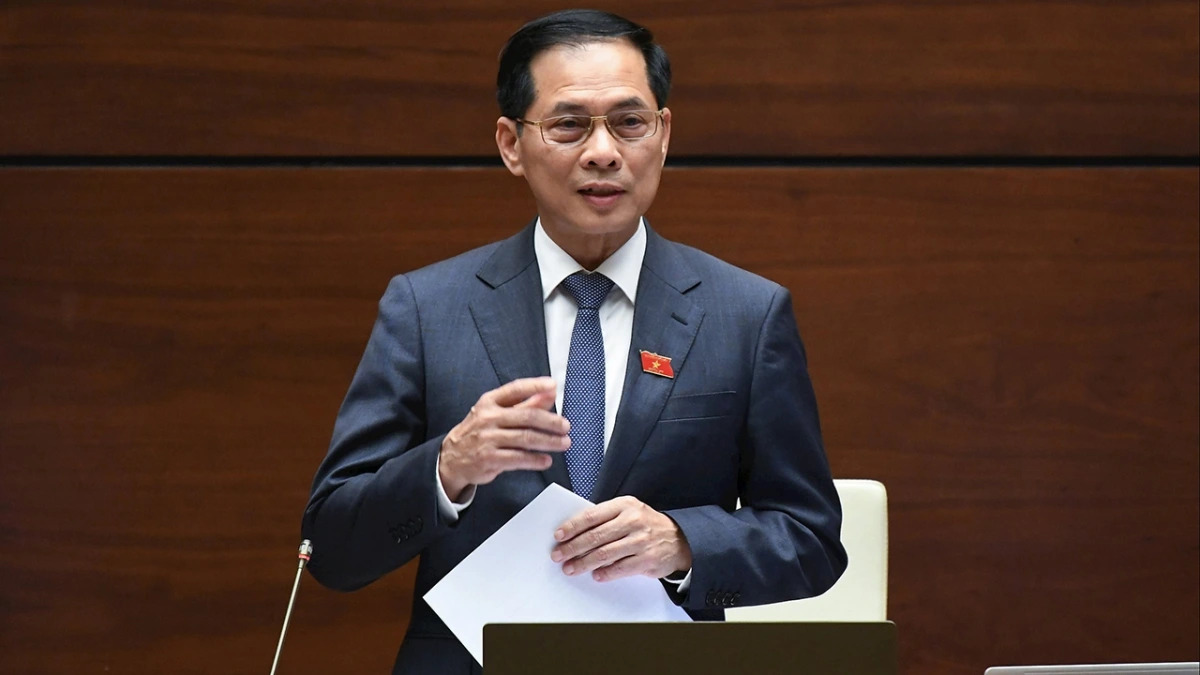 Phó Thủ tướng Chính phủ Bùi Thanh Sơn phát biểu giải trình tại phiên thảo luận.