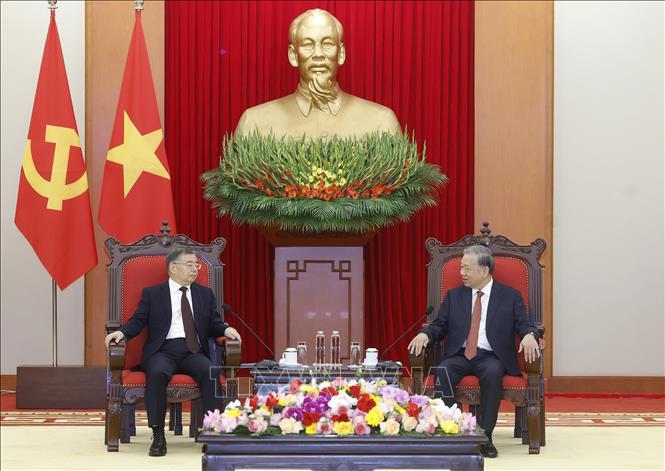 Tổng Bí thư Tô Lâm tiếp đồng chí Lý Thư Lỗi, Ủy viên Bộ Chính trị, Bí thư Ban Bí thư, Trưởng Ban Tuyên truyền Trung ương, Đảng Cộng sản Trung Quốc. Ảnh: Thống Nhất/TTXVN Tổng Bí thư Tô Lâm tiếp đồng chí Lý Thư Lỗi, Ủy viên Bộ Chính trị, Bí thư Ban Bí thư, Trưởng Ban Tuyên truyền Trung ương, Đảng Cộng sản Trung Quốc. Ảnh: Thống Nhất/TTXVN