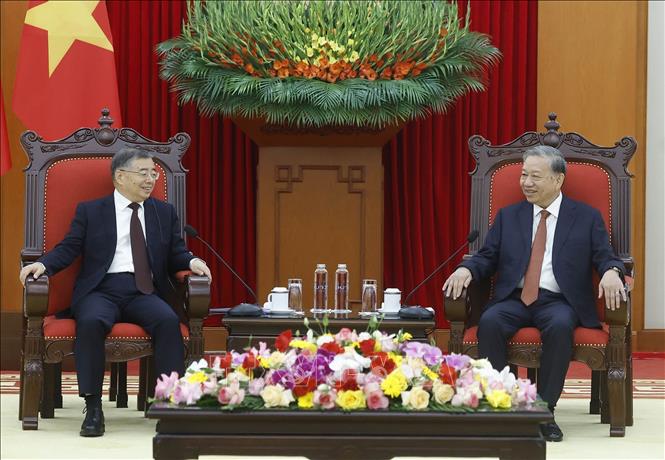 Tổng Bí thư Tô Lâm tiếp đồng chí Lý Thư Lỗi, Ủy viên Bộ Chính trị, Bí thư Ban Bí thư, Trưởng Ban Tuyên truyền Trung ương, Đảng Cộng sản Trung Quốc. Ảnh: Thống Nhất/TTXVN Tổng Bí thư Tô Lâm tiếp đồng chí Lý Thư Lỗi, Ủy viên Bộ Chính trị, Bí thư Ban Bí thư, Trưởng Ban Tuyên truyền Trung ương, Đảng Cộng sản Trung Quốc. Ảnh: Thống Nhất/TTXVN