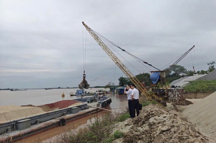 Hưng Yên xử phạt chủ bến bãi vật liệu không phép