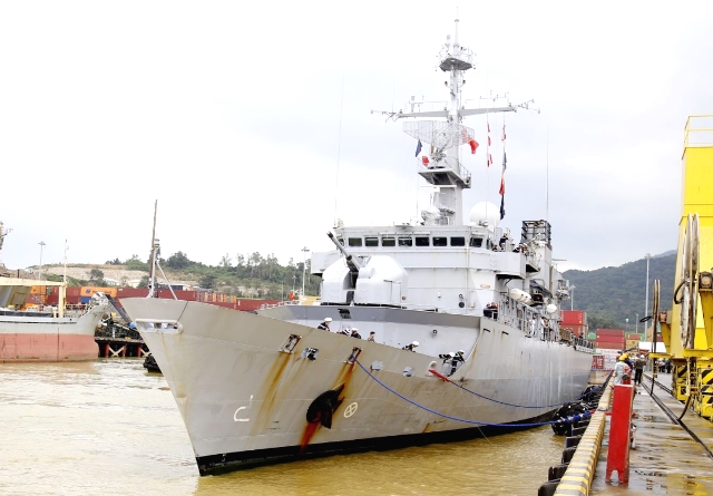 Tàu tuần dương Prairial Hải quân Pháp đến Đà Nẵng