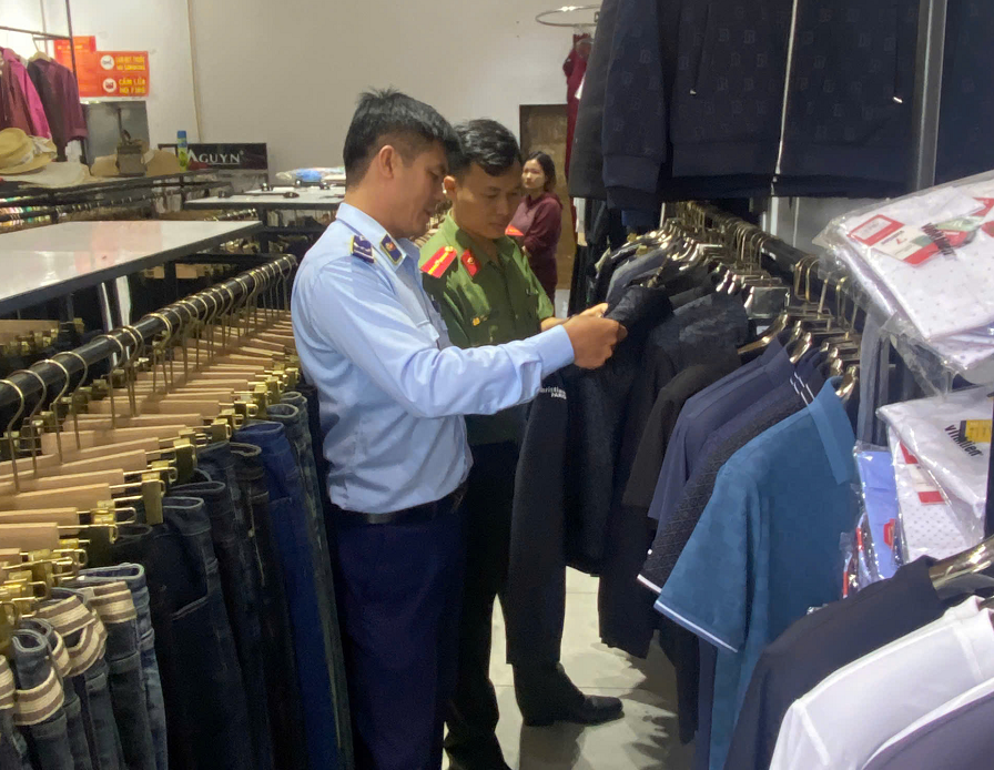 Phú Thọ: Xử phạt 10 triệu đồng, buộc tiêu hủy hàng giả mạo nhãn hiệu