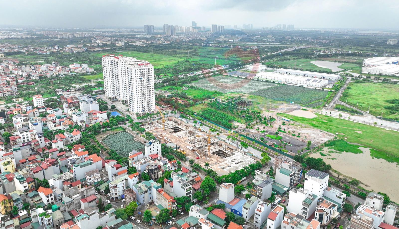 Dự án Ruby Park ở Phúc Lợi bị Sở Xây dựng Hà Nội yêu cầu khắc phục vi phạm trong thi công