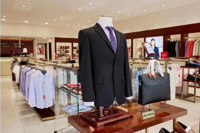 Kh&ocirc;ng gian trưng b&agrave;y sản phẩm tại cửa h&agrave;ng An Phước - Pierre Cardin. Ảnh: An Phước