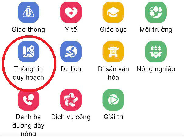 Người dân dễ dàng tra cứu quy hoạch và thủ tục hành chính ngay trên điện thoại nhờ hệ thống dữ liệu số và dịch vụ công trực tuyến.