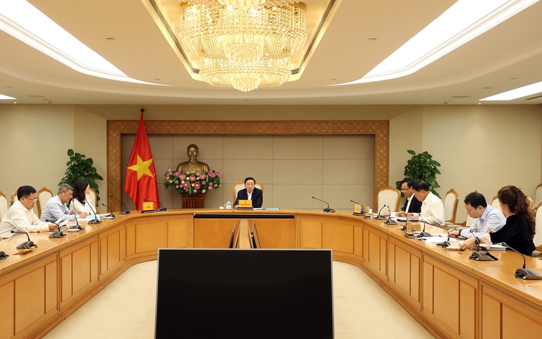 Phó Thủ tướng lưu ý thêm, cần bảo đảm nguyên tắc “không để ai ở lại phía sau” khi áp dụng chuẩn nghèo đa chiều mới - Ảnh: VGP/Minh Khôi Phó Thủ tướng lưu ý thêm, cần bảo đảm nguyên tắc “không để ai ở lại phía sau” khi áp dụng chuẩn nghèo đa chiều mới - Ảnh: VGP/Minh Khôi