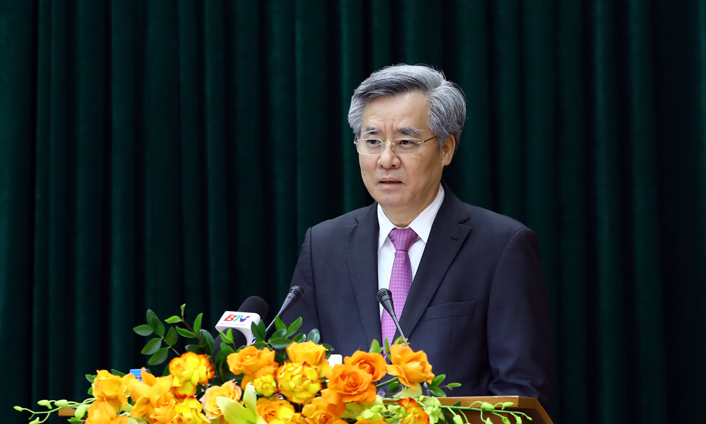 Đồng chí Nguyễn Quang Dương phát biểu giao nhiệm vụ.