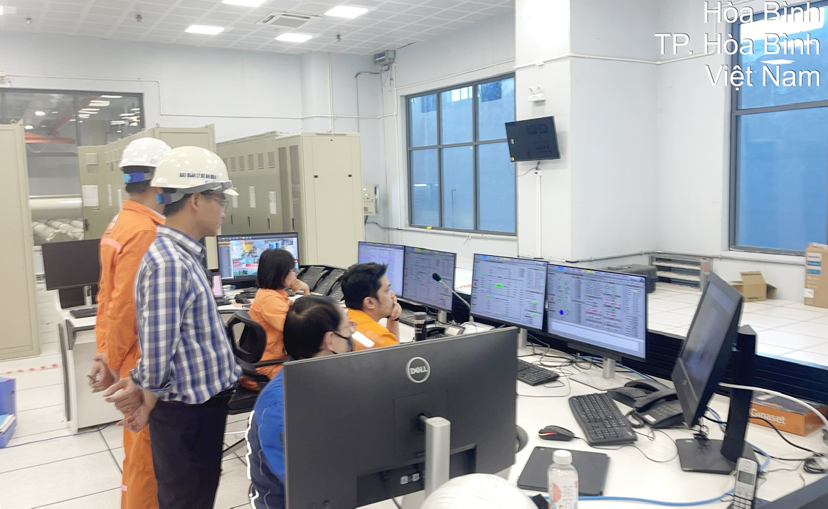Hòa lưới thành công tổ máy số 2 Dự án Nhà máy Thủy điện Hòa Bình mở rộng Hòa lưới thành công tổ máy số 2 Dự án Nhà máy Thủy điện Hòa Bình mở rộng