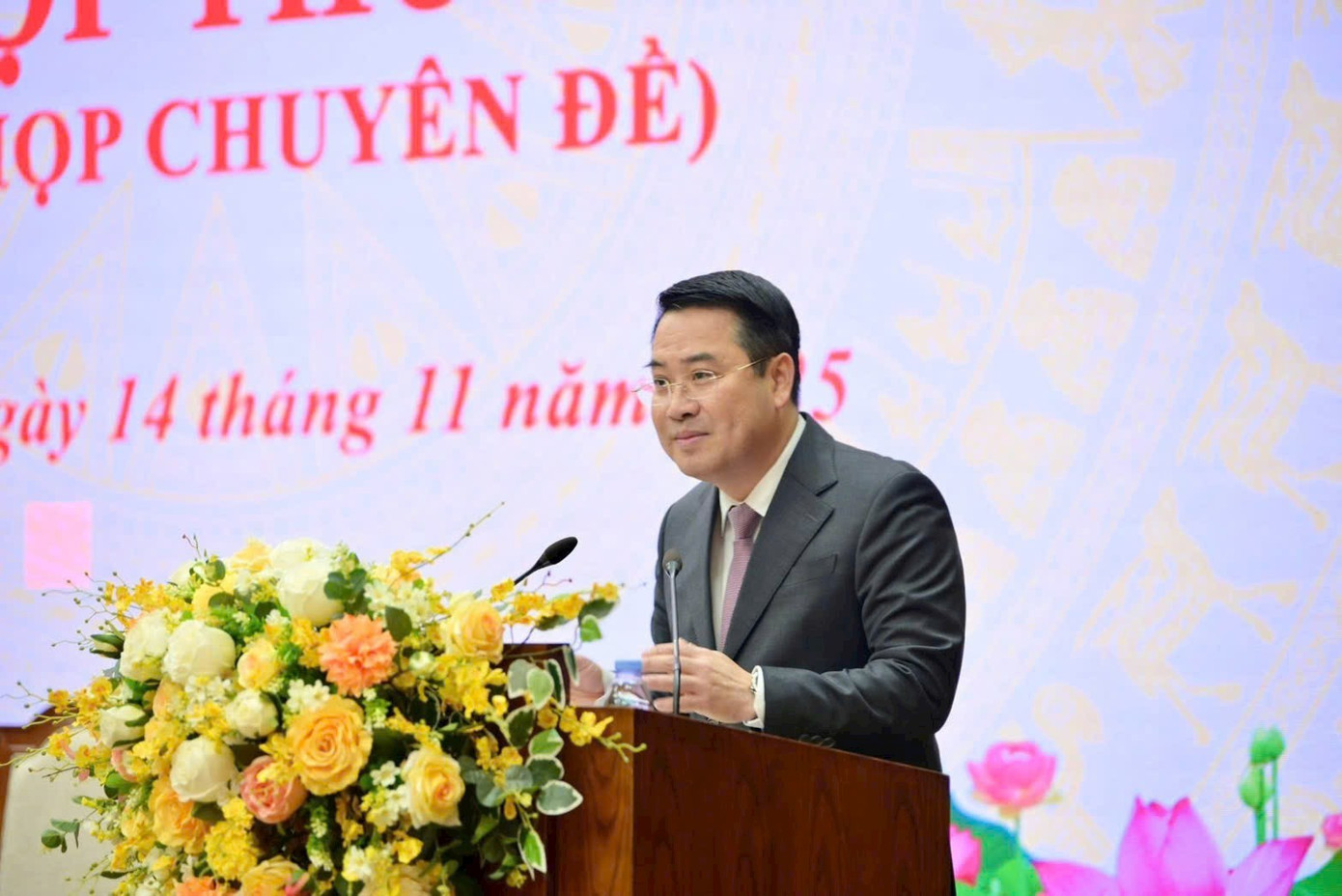 Tân Chủ tịch UBND tỉnh Lào Cai Nguyễn Tuấn Anh. Tân Chủ tịch UBND tỉnh Lào Cai Nguyễn Tuấn Anh.