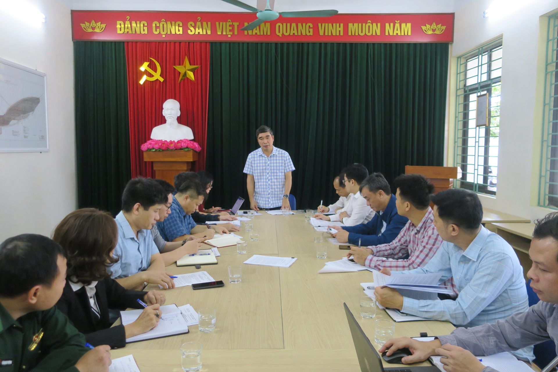 Đồng ch&iacute; B&ugrave;i Văn Thăng, Ủy vi&ecirc;n Ban Thường vụ Th&agrave;nh ủy, Gi&aacute;m đốc Sở N&ocirc;ng nghiệp v&agrave; M&ocirc;i trường ph&aacute;t biểu chỉ đạo.