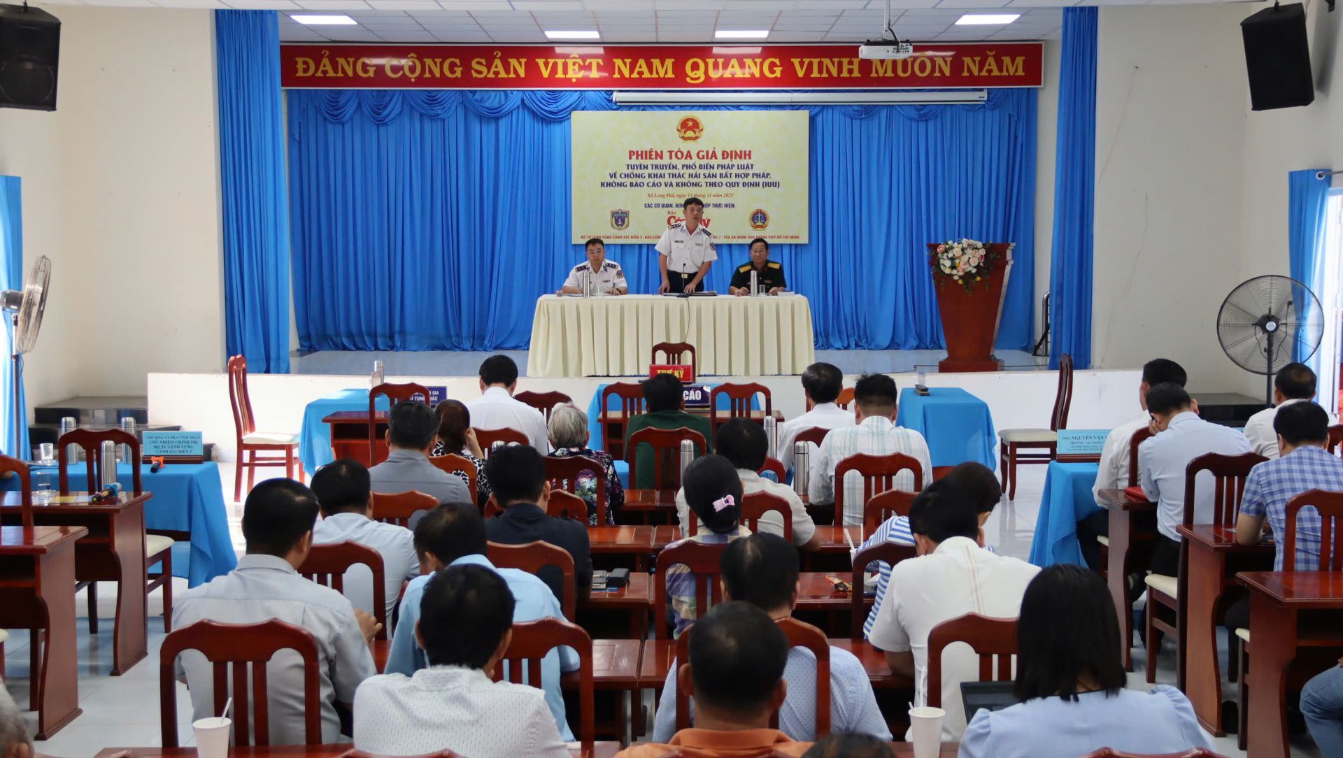 Quang Cảnh tọa đàm pháp luật tai xã Long Hải