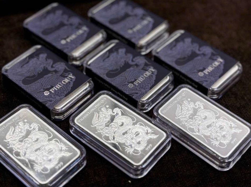 Giá bạc giảm sâu cuối tuần: Mất 69.000 đồng/lượng, thị trường quốc tế lùi về 50 USD/ounce