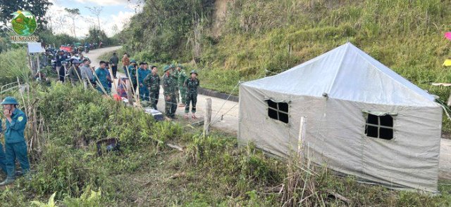 Đà Nẵng: Hơn 100 cán bộ, chiến sĩ được huy động để cứu nạn sau vụ sạt lở đất bất ngờ