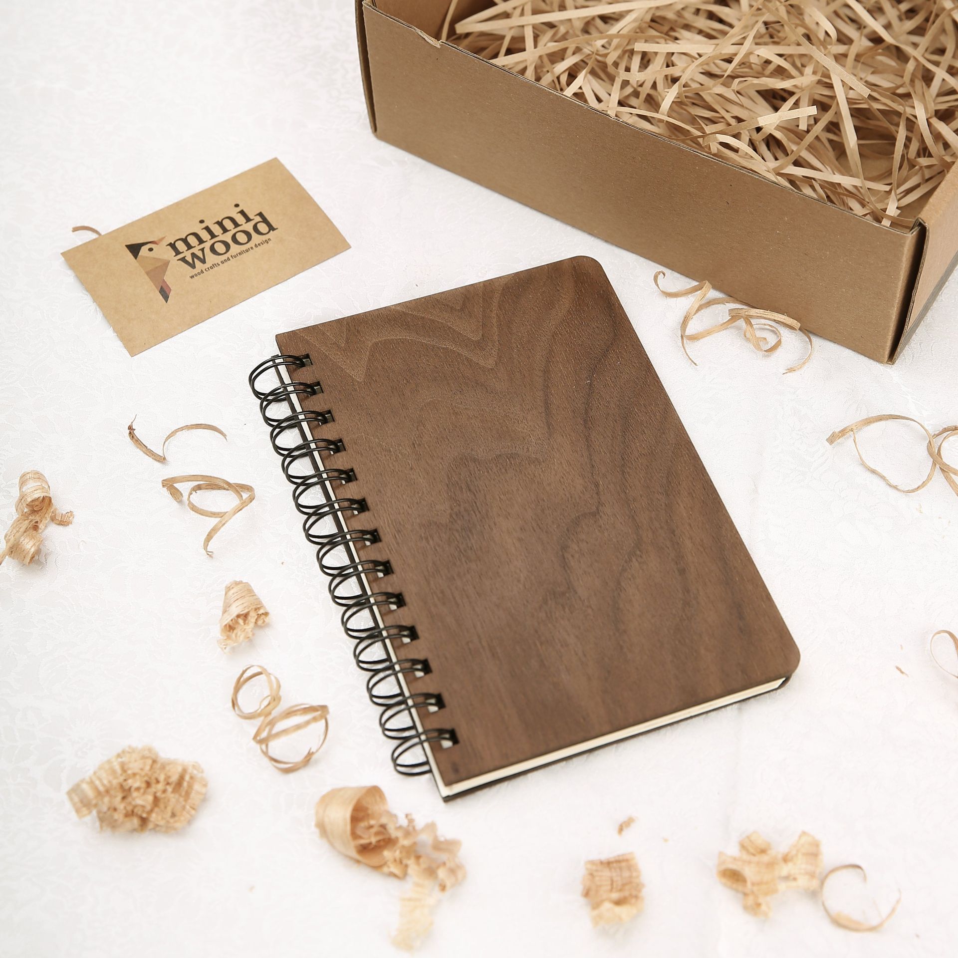 Nghề làm sách thủ công ở Hà Nội – hành trình người trẻ đánh thức di sản tưởng như đã ngủ quên