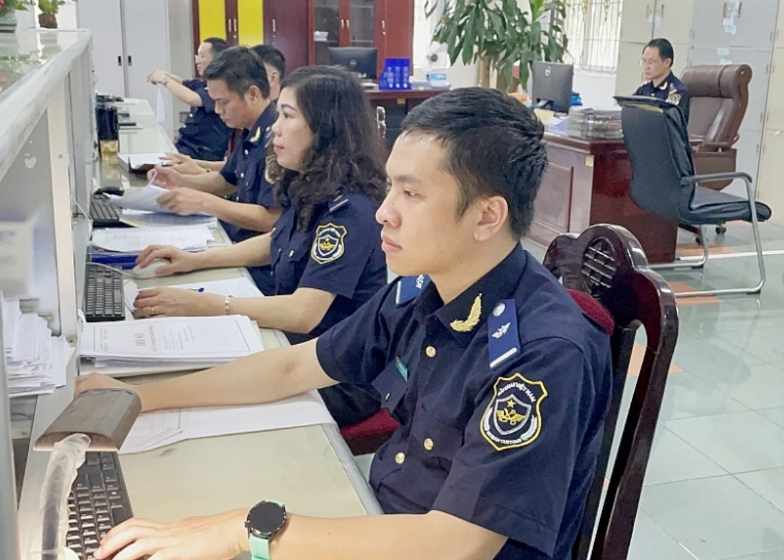 Hoạt động nghiệm vụ của công chức Hải quan khu vực II. Ảnh: KT Hoạt động nghiệm vụ của công chức Hải quan khu vực II. Ảnh: KT