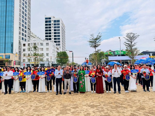 Khai mạc Giải Bi sắt vô địch bãi biển Quốc gia 2025 tại Cửa Lò