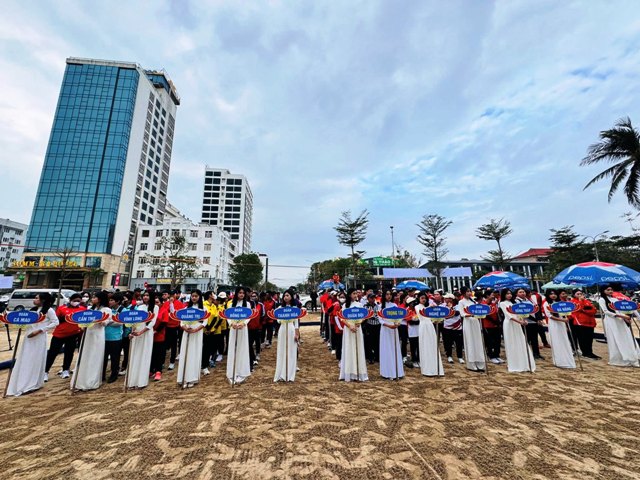 Nghệ An tổ chức Giải Bi sắt bãi biển Quốc gia 2025 diễn ra với 10 nội dung thi đấu.