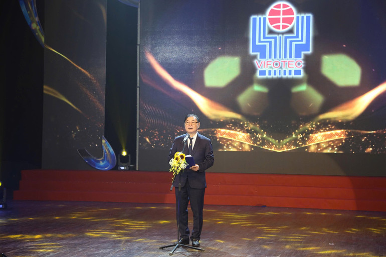Tiến sĩ Khoa học Phan Xuân Dũng, Chủ tịch Liên hiệp các Hội Khoa học và Kỹ thuật Việt Nam, Chủ tịch Quỹ VIFOTECH, Trưởng Ban chỉ đạo cuộc thi phát biểu khai mạc buổi lễ.