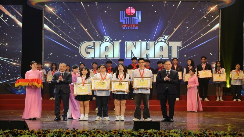 Trao giải Cuộc thi Sáng tạo dành cho thanh thiếu niên, nhi đồng toàn quốc lần thứ 21