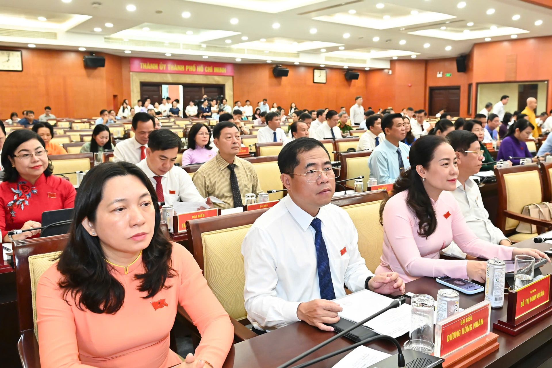 Các đại biểu tham dự kỳ họp