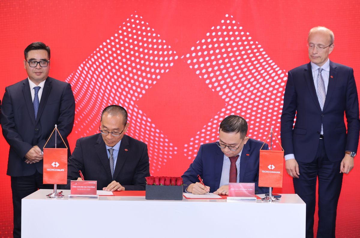Techcombank phân phối sản phẩm Techcom Life, bước tiến mới cho hệ sinh thái tài chính – bảo hiểm liền mạch