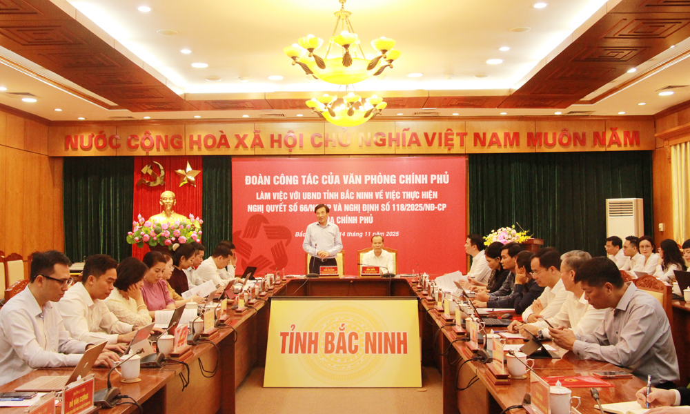 Quang cảnh buổi làm việc.
