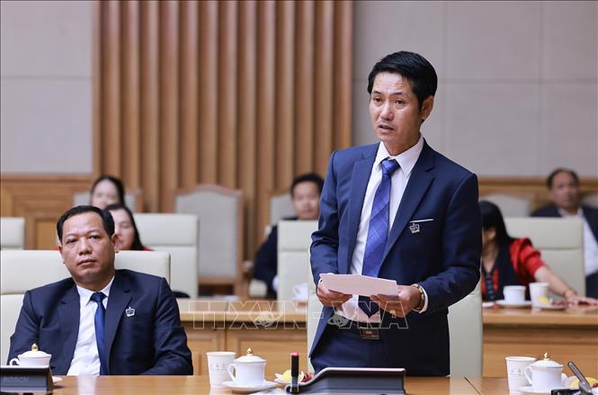 Thầy giáo Nguyễn Trần Vỹ, Hiệu trưởng Trường Phổ thông Dân tộc bán trú Ngọc Linh, thành phố Đà Nẵng phát biểu. Ảnh: Dương Giang/TTXVN