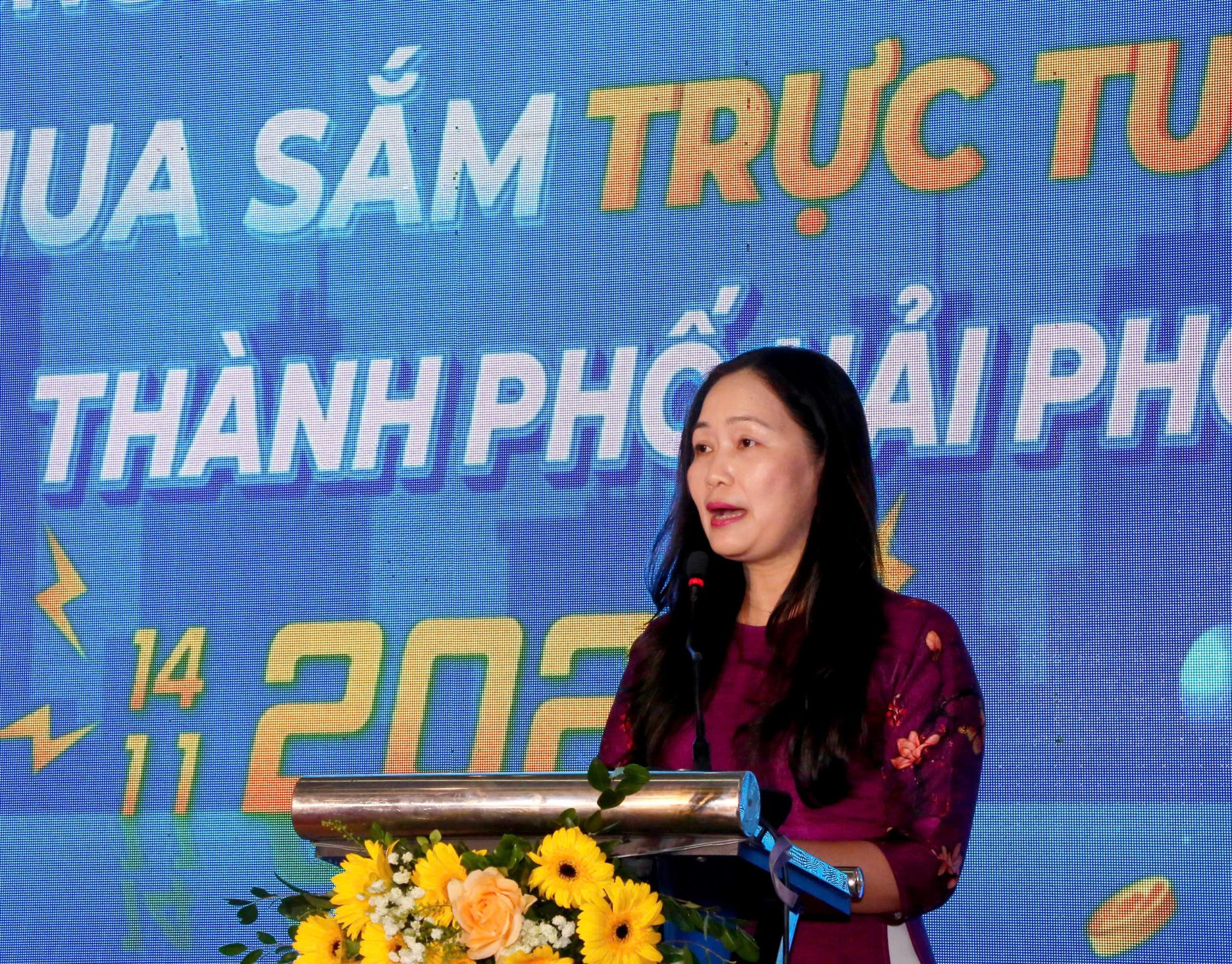 Phó Giám đốc Sở Công thương Vũ Thị Kim Phượng phát biểu phát động. Phó Giám đốc Sở Công thương Vũ Thị Kim Phượng phát biểu phát động.